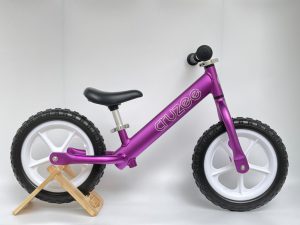 Xe thăng bằng Cruzee màu tím